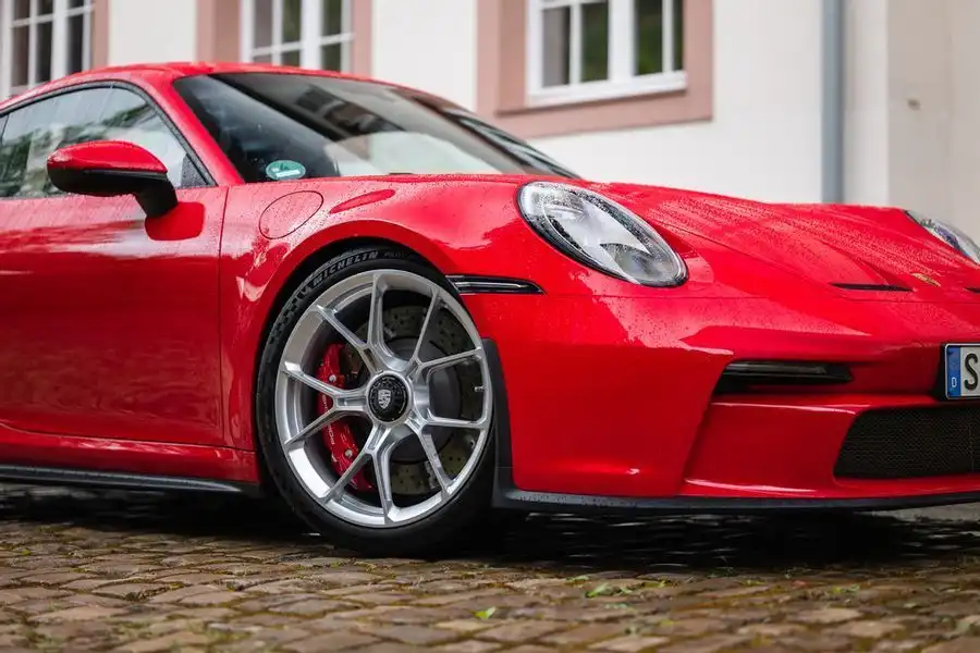 Porsche 911 - flagowy model produkowany przez markę Porsche