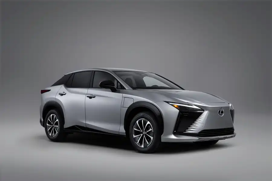 Nowy Lexus RZ
