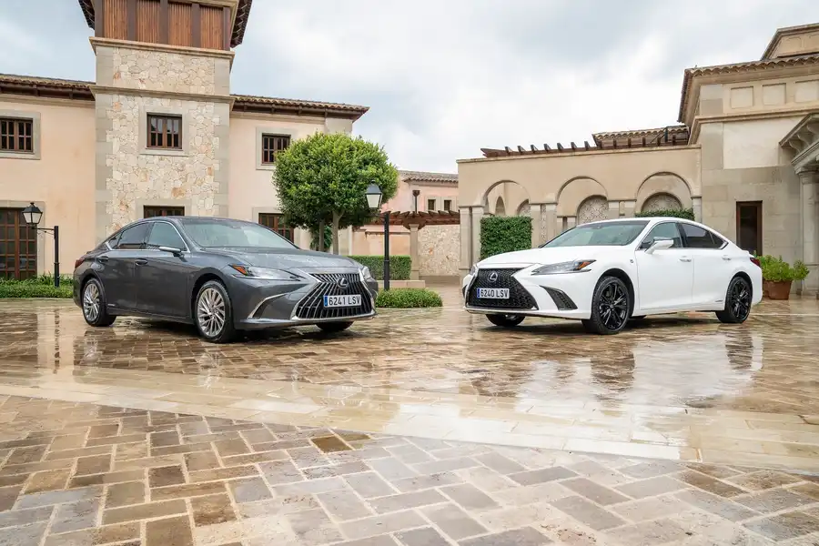 Lexus ES