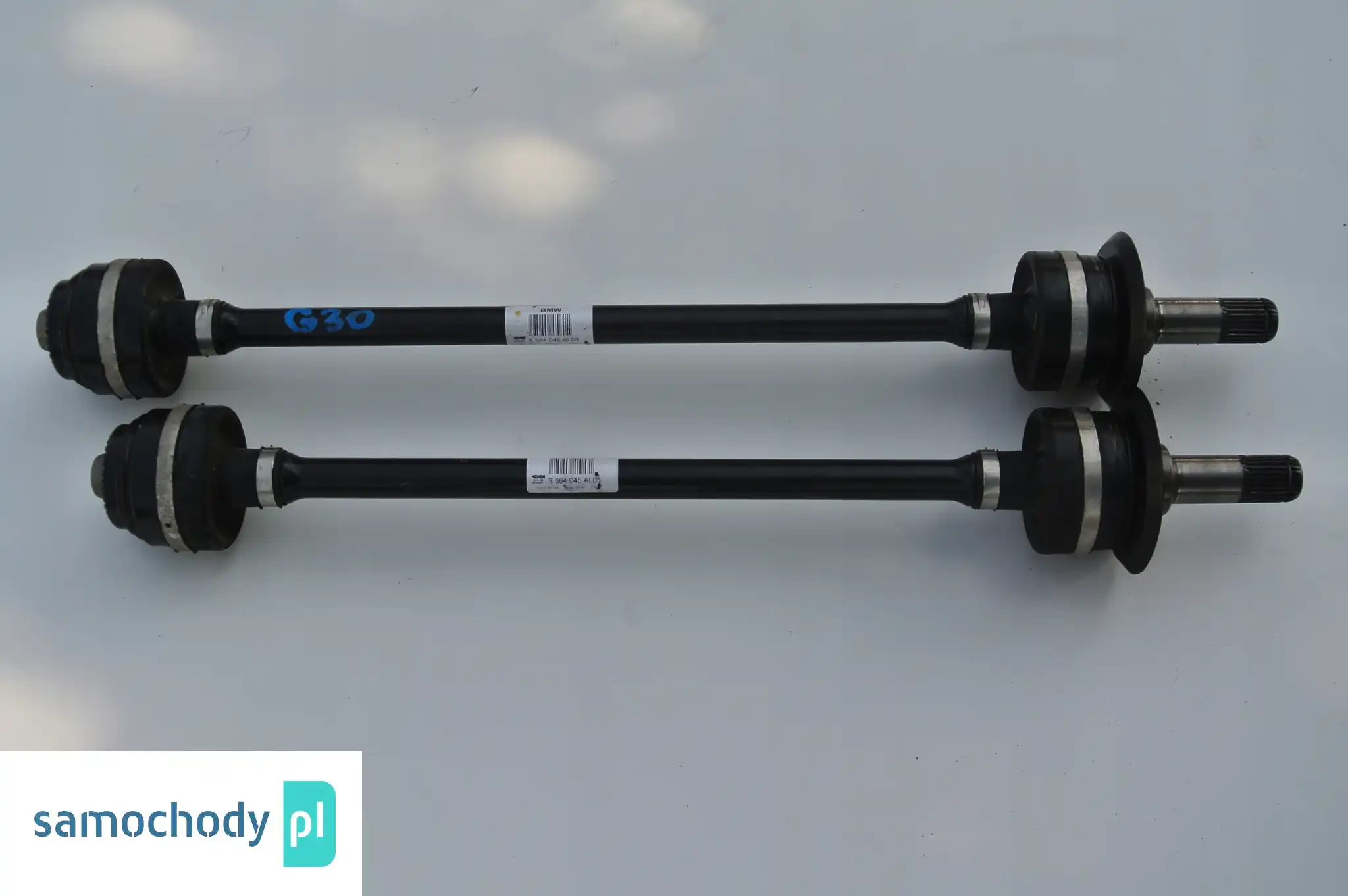 BMW G30 POŁÓŚ PRAWY TYŁ 8664046