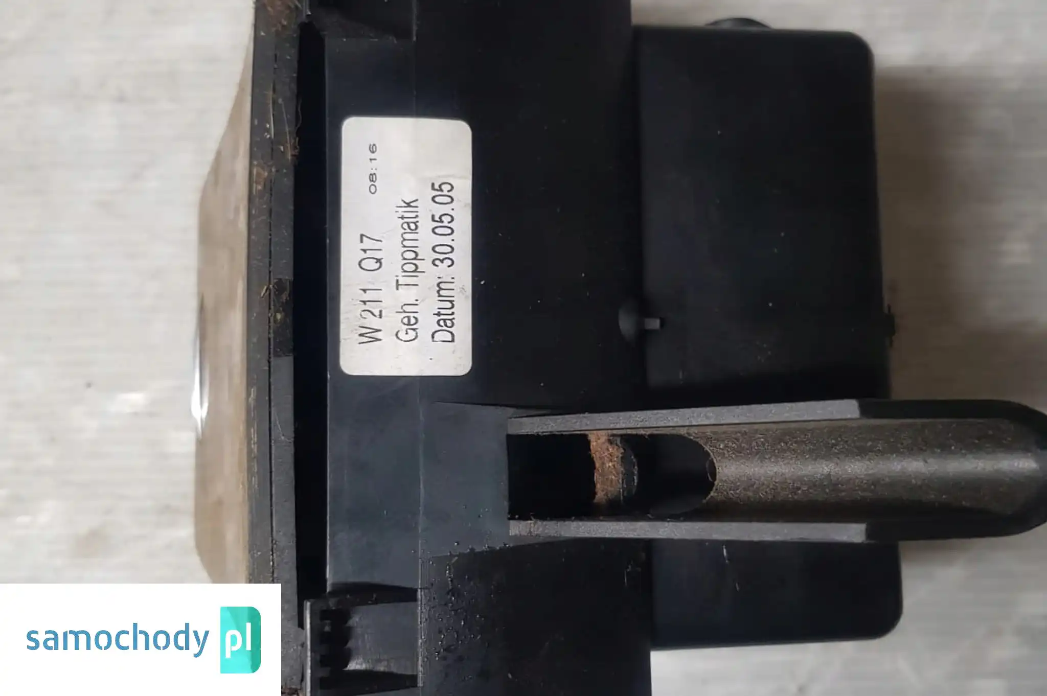 MERCEDES W211 SCHOWEK DEKOR TUNELU A2116800350