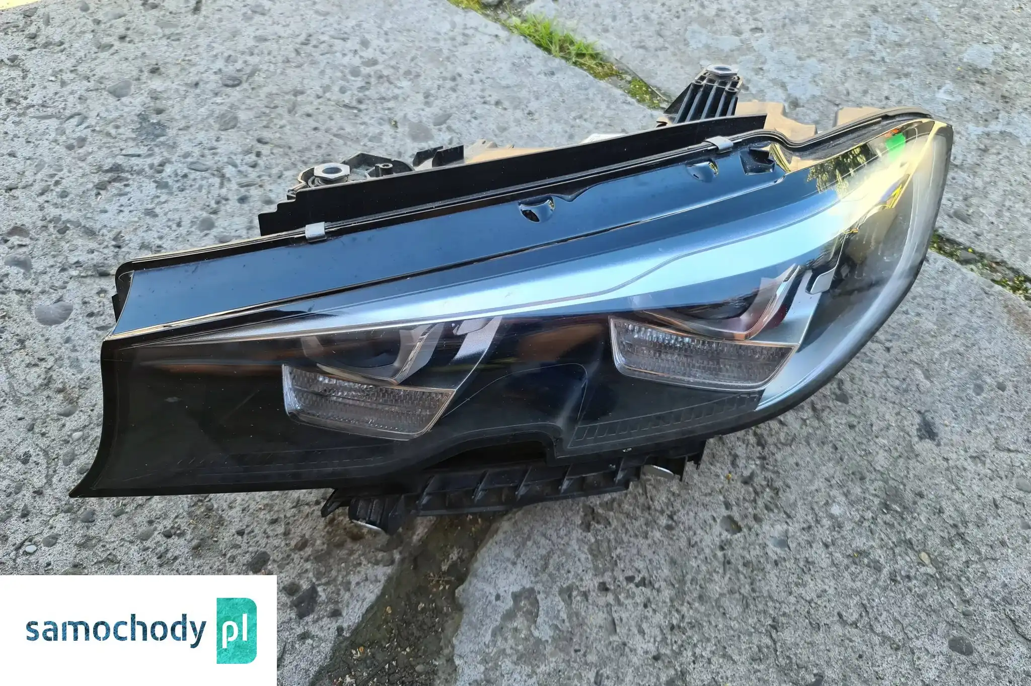 BMW 20 G21 LAMPA LEWY PRZÓD 9481695