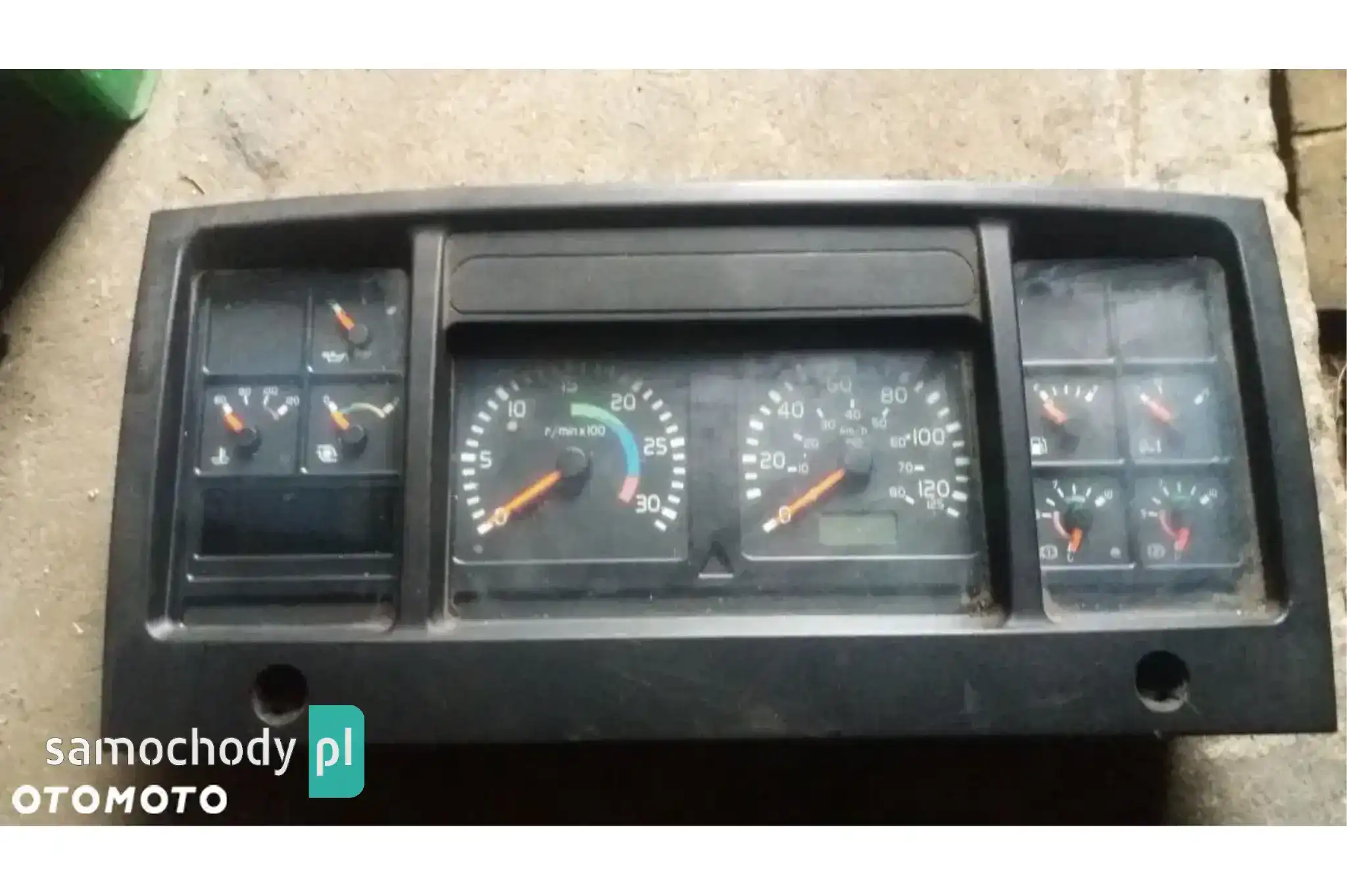 VOLVO FL 2000 DO 2006r.CZĘŚĆI DESKA ROZDZIELCZA