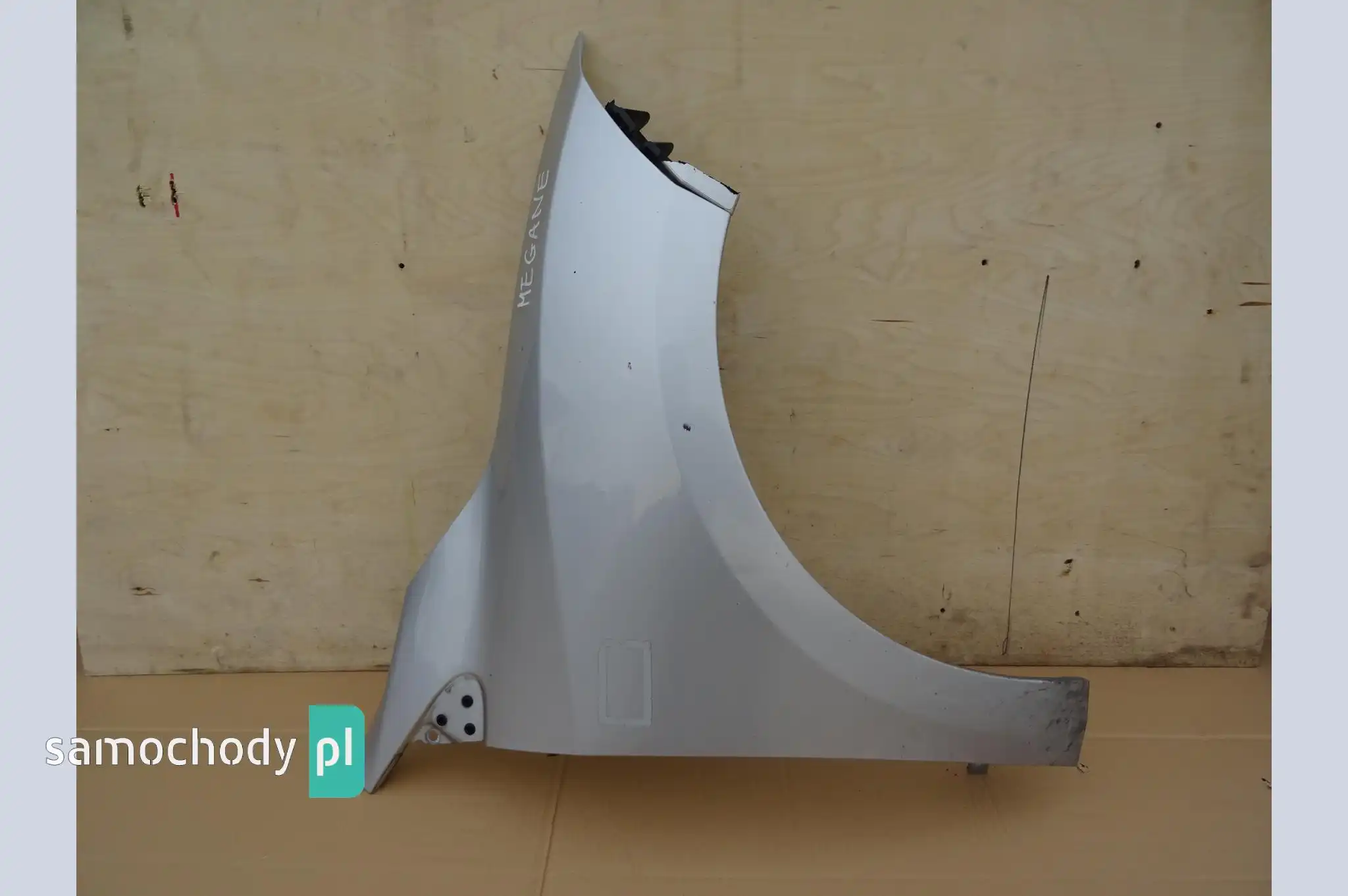 Błotnik Prawy Przód Renault Megane III