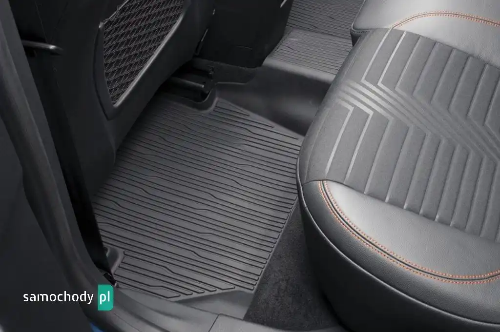 Dywaniki podłogowe, gumowe z podwyższonymi krawędziami, czarne, tył ford puma 