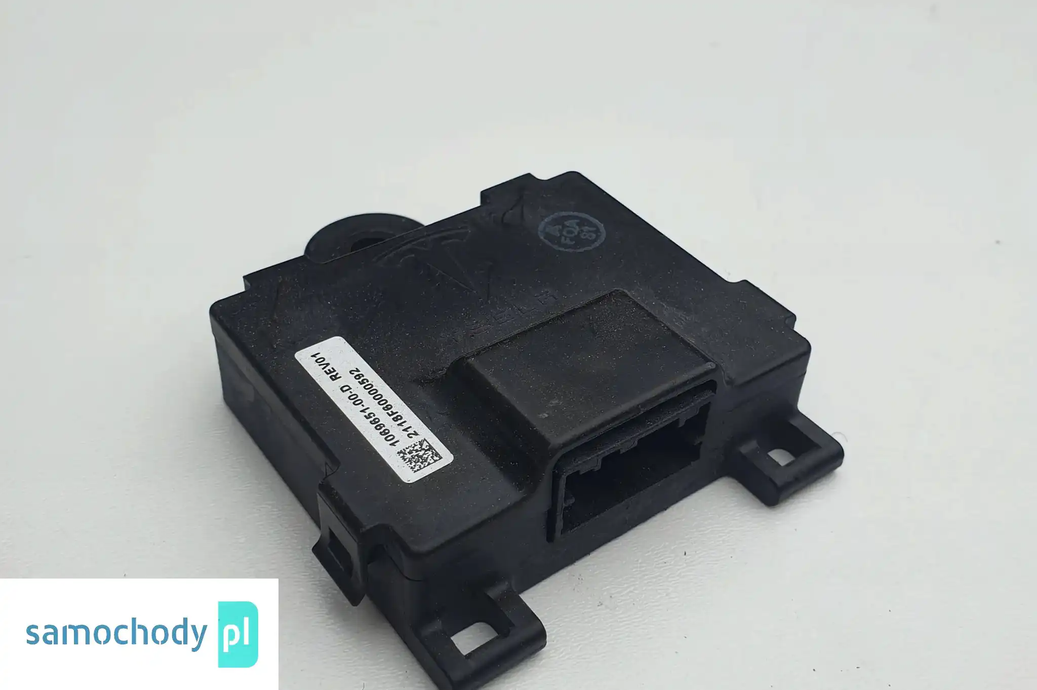 TESLA S MODUŁ KLAMKI 1069651-00-D