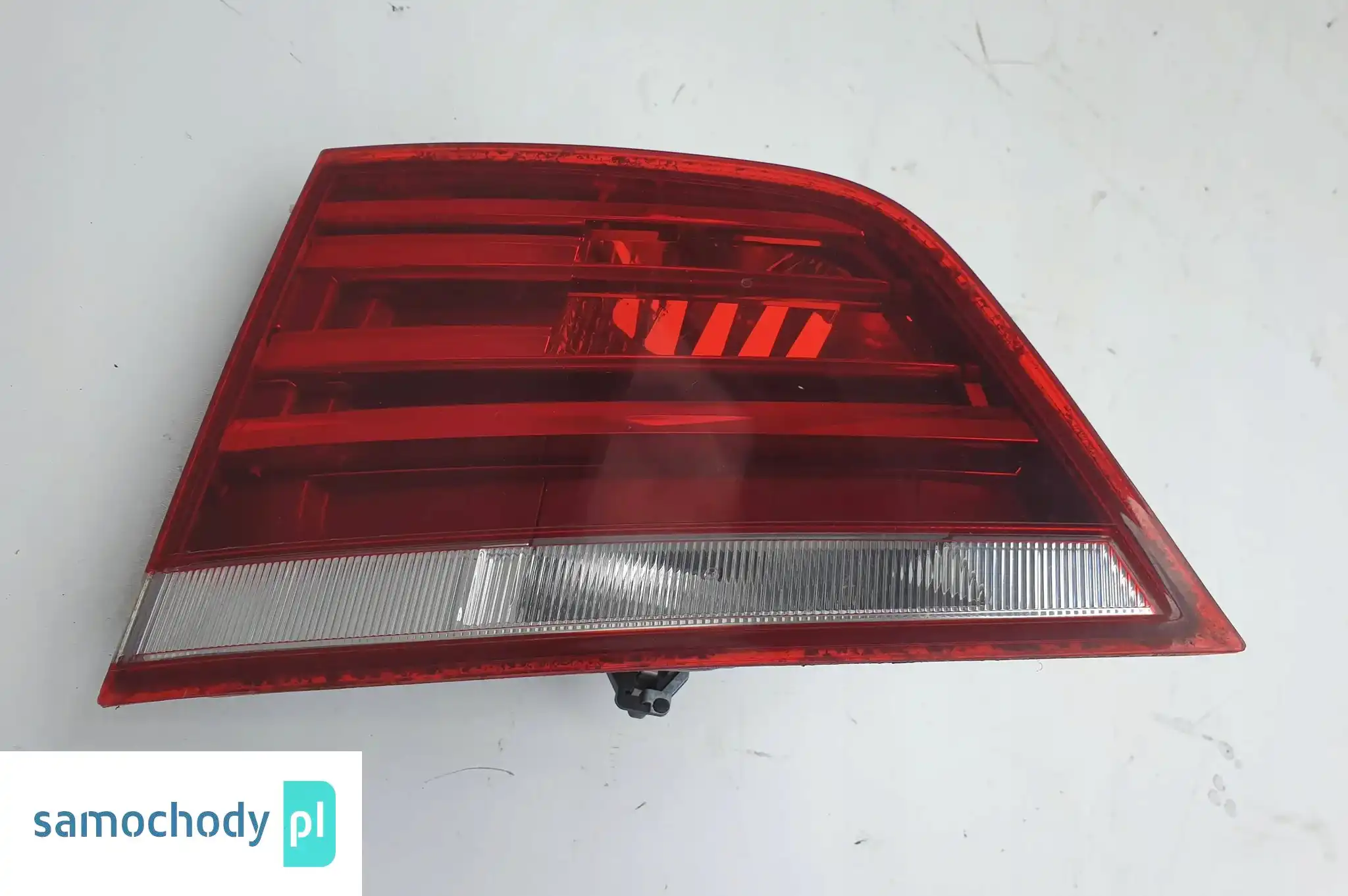 BMW F25 X3 LAMPA PRAWY TYŁ 7217310