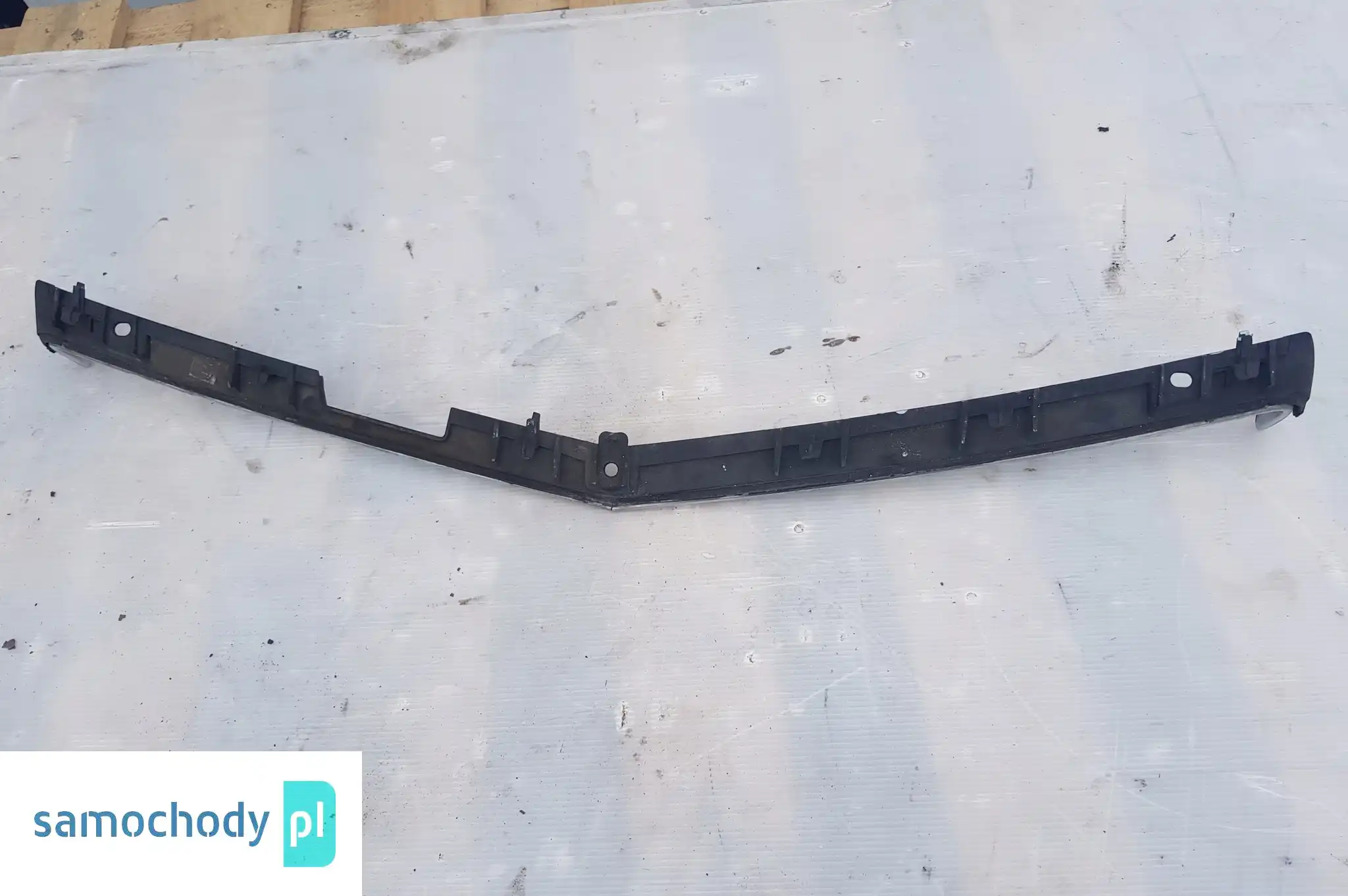 MERCEDES W207 E-COUPE LIFT CHROM GRIL LISTWA A2078800082