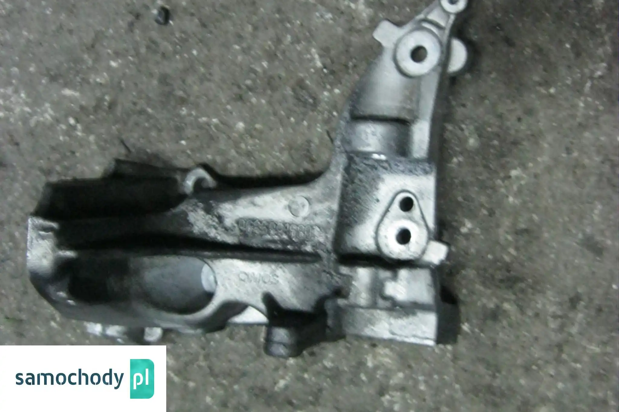 Łapa alternatora C4 Picasso 1.6 HDI