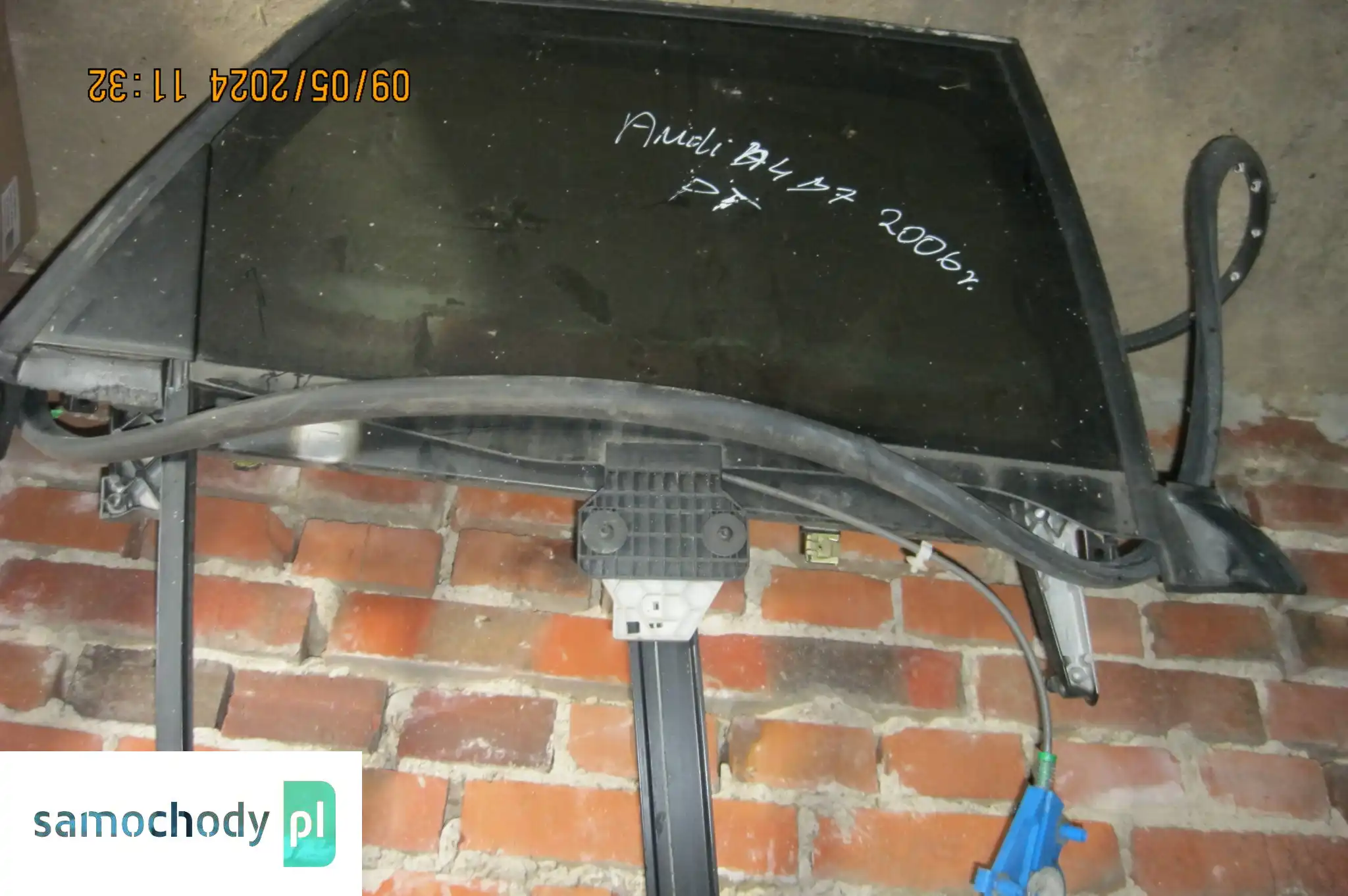RAMKA + MECHANIZM SZYBY PRAWY TYŁ AUDI A4 B7