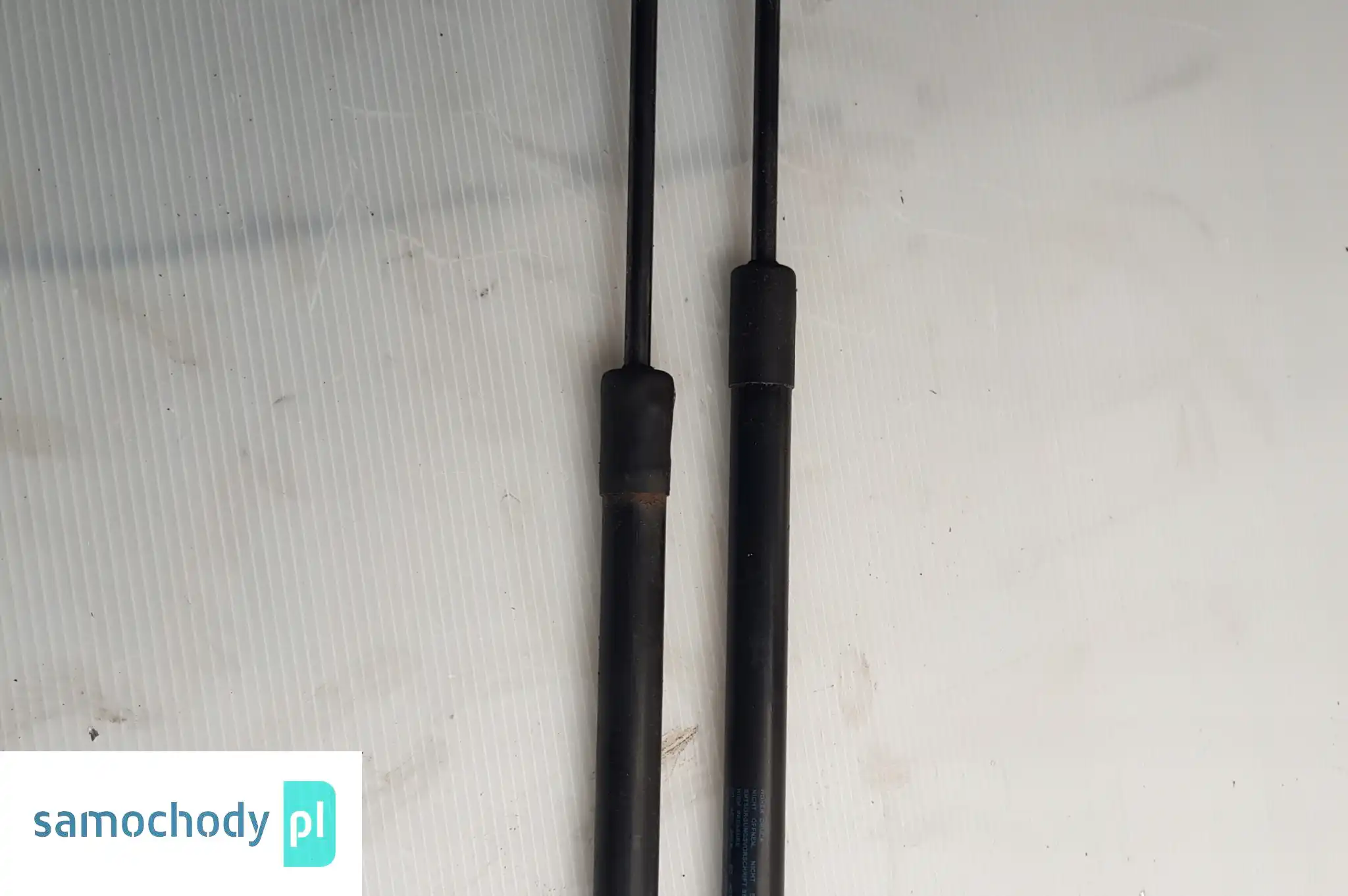 SIŁOWNIK SIŁOWNIKI KLAPY VW PASSAT B7 11R KOMPLET 3AF827550B