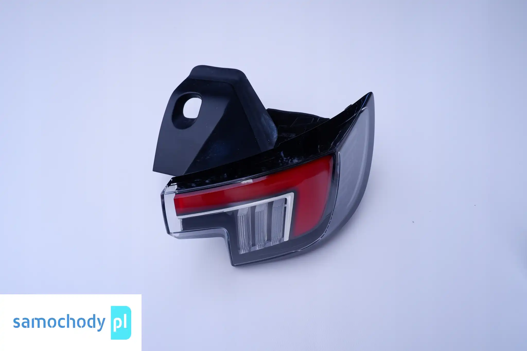 OPEL MOKKA B LAMPA PRAWY TYŁ 9833721980