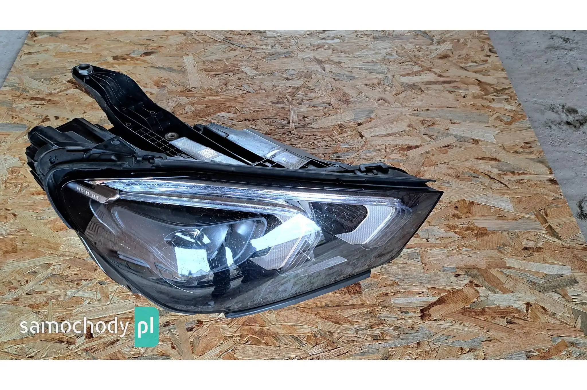 Lampy przednie i elementy Mercedes-Benz GLE