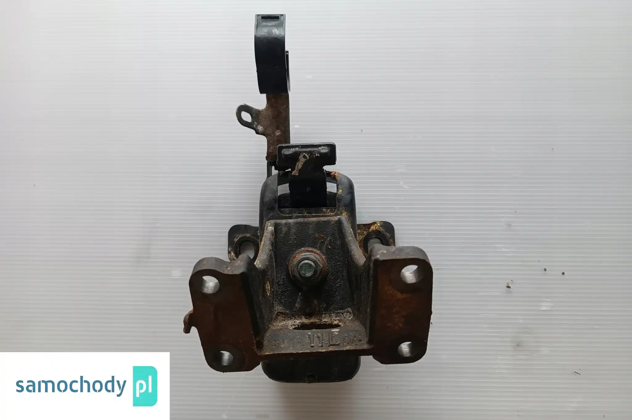 ŁAPA PODUSZKA MOCOWANIE HILUX VII 2.5 12361-30150