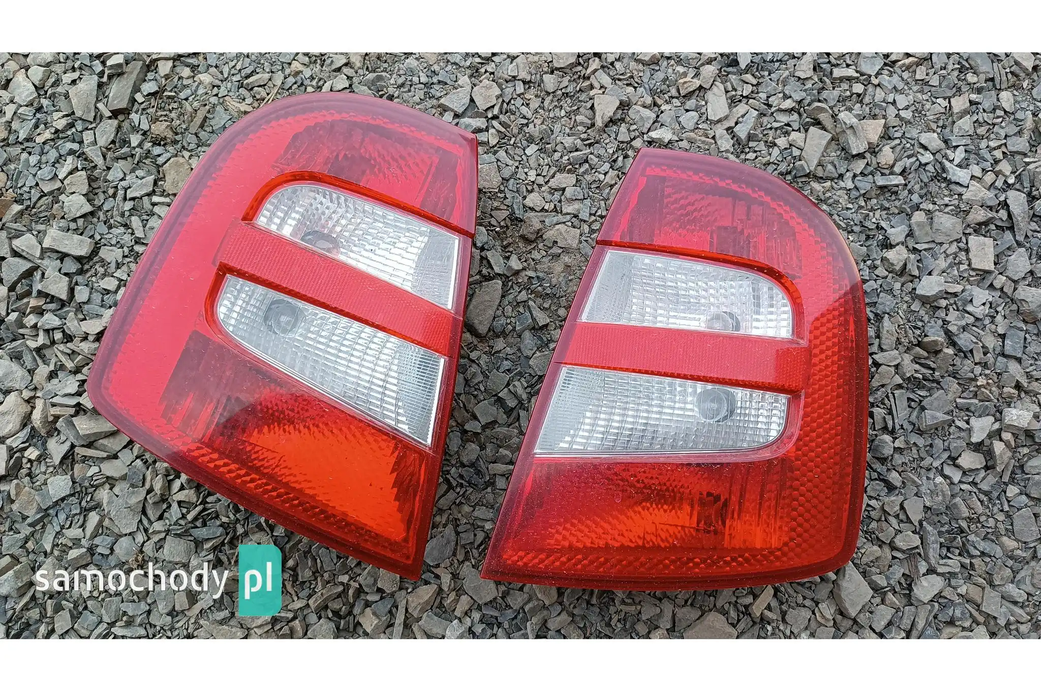 Lampa tył tylna prawa lewa komplet lamp Skoda Fabia 1 I