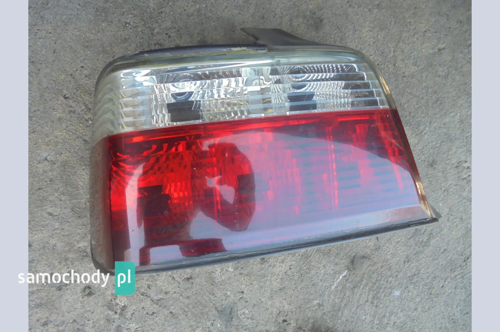 Lampa tył lewa tylna BMW E36 sedan