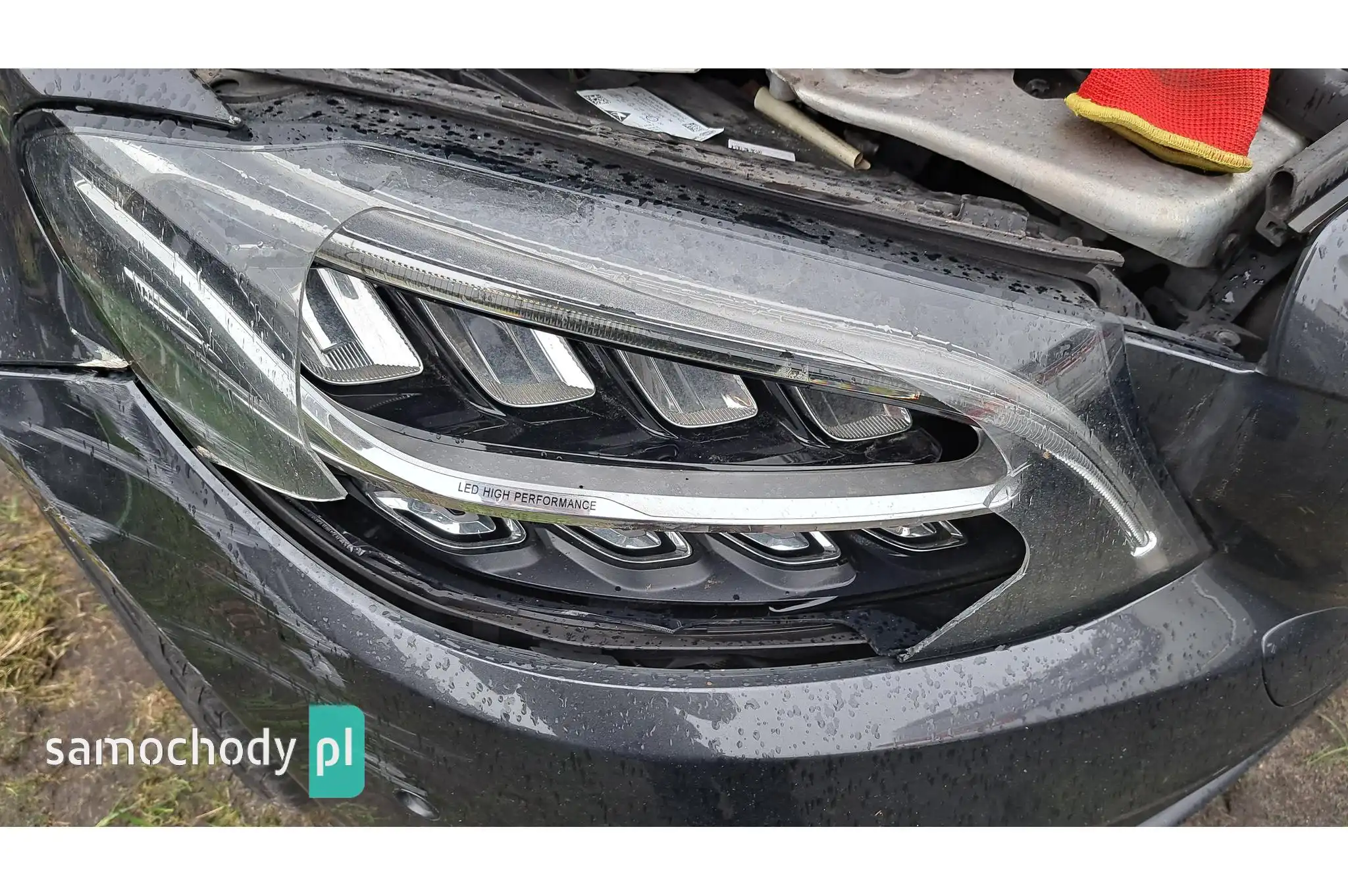Lampy przednie i elementy Mercedes-Benz