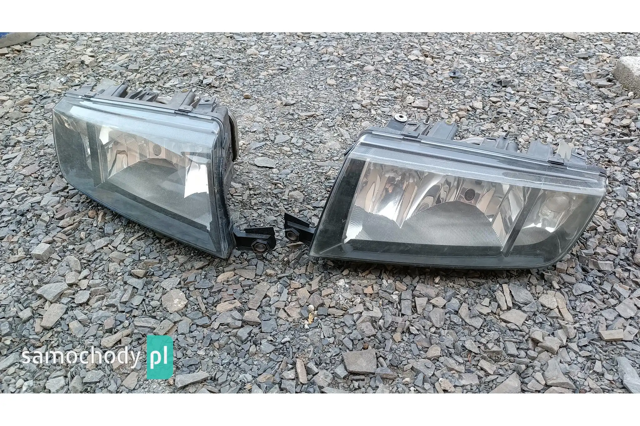 Lampa przednia prawa lewa komplet lamp przednich Skoda Fabia 1 I