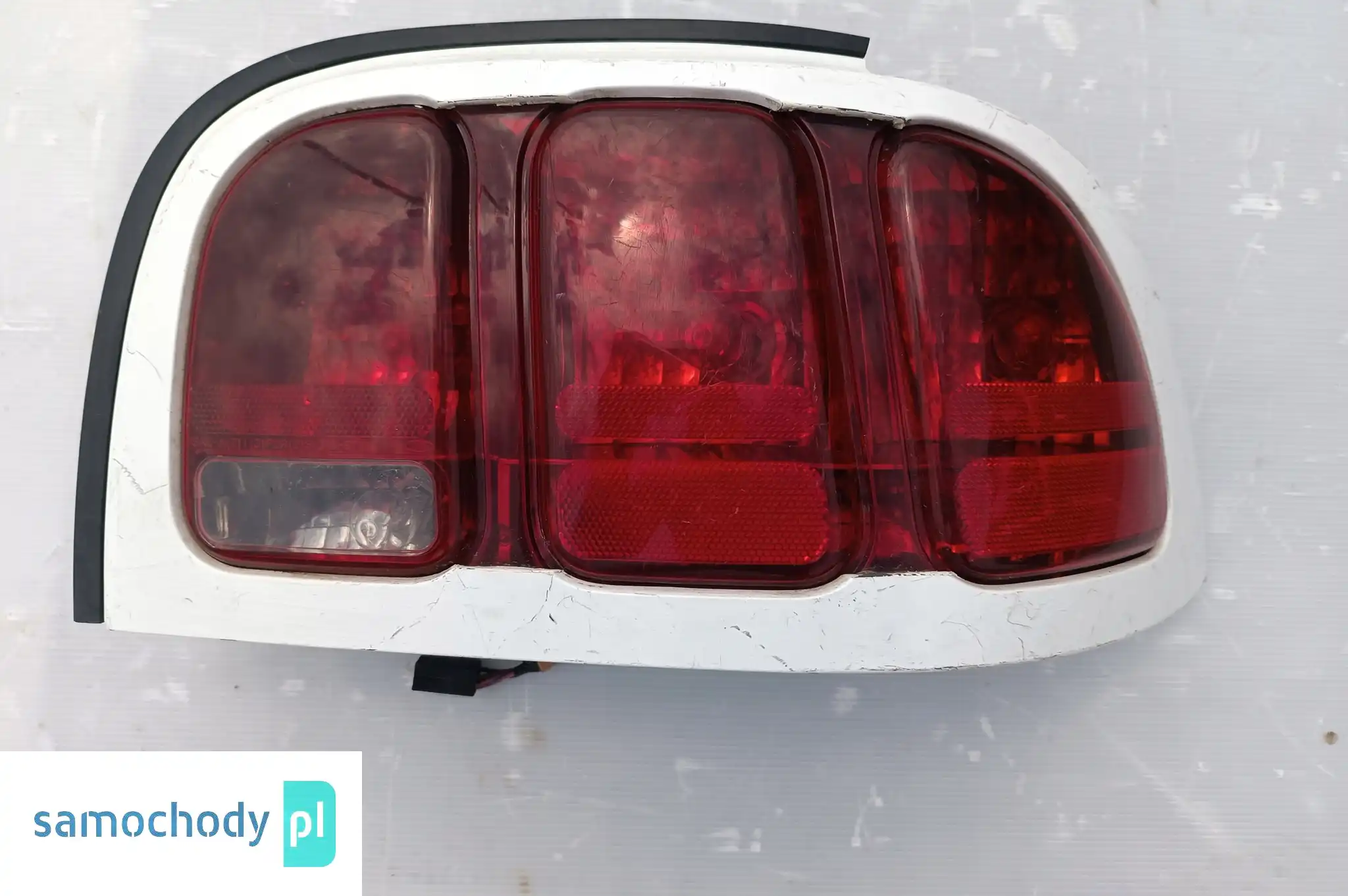 LAMPA TYŁ TYLNA PRAWA FORD MUSTANG GT