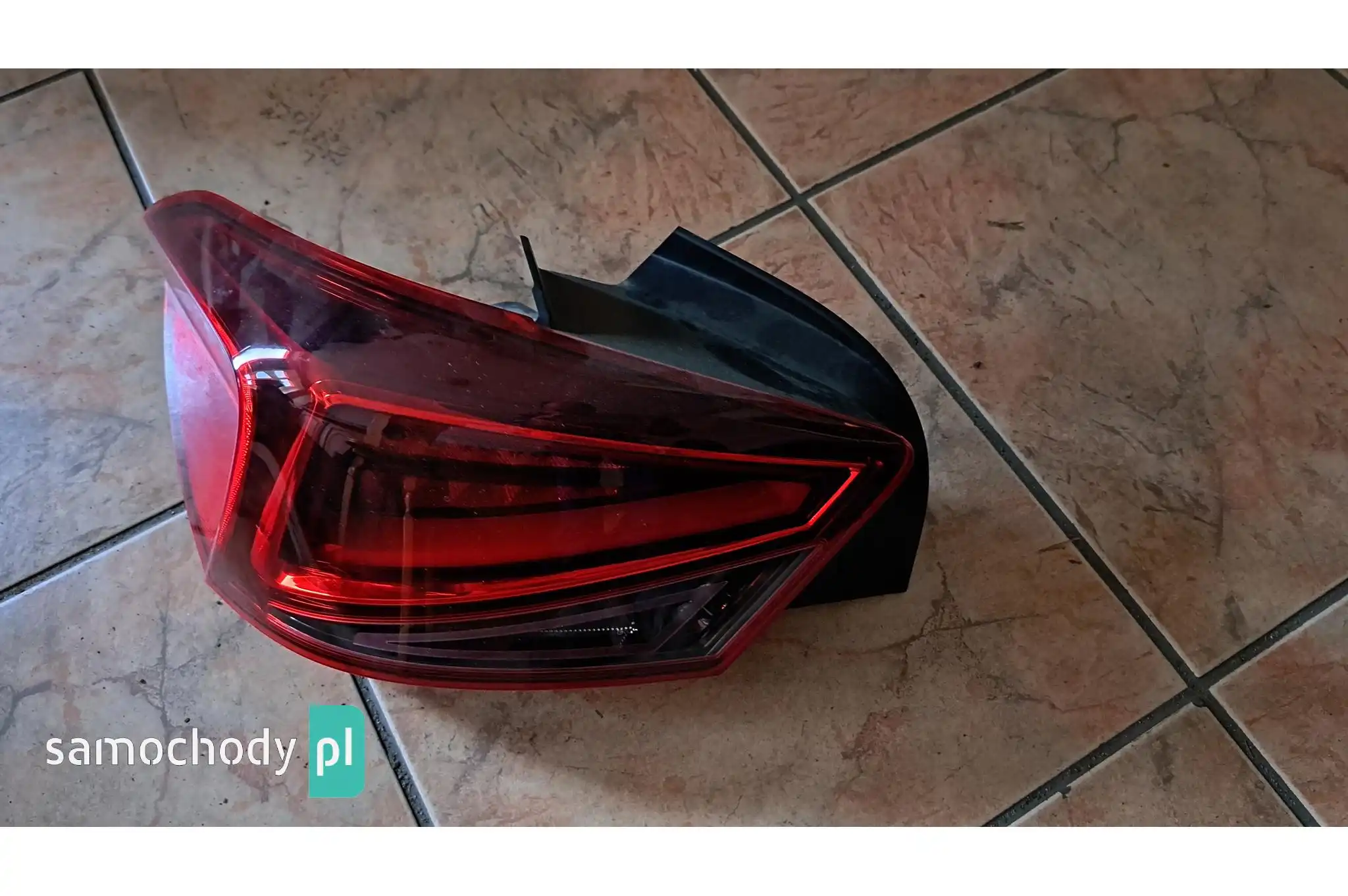 Lampy tylne i elementy SEAT