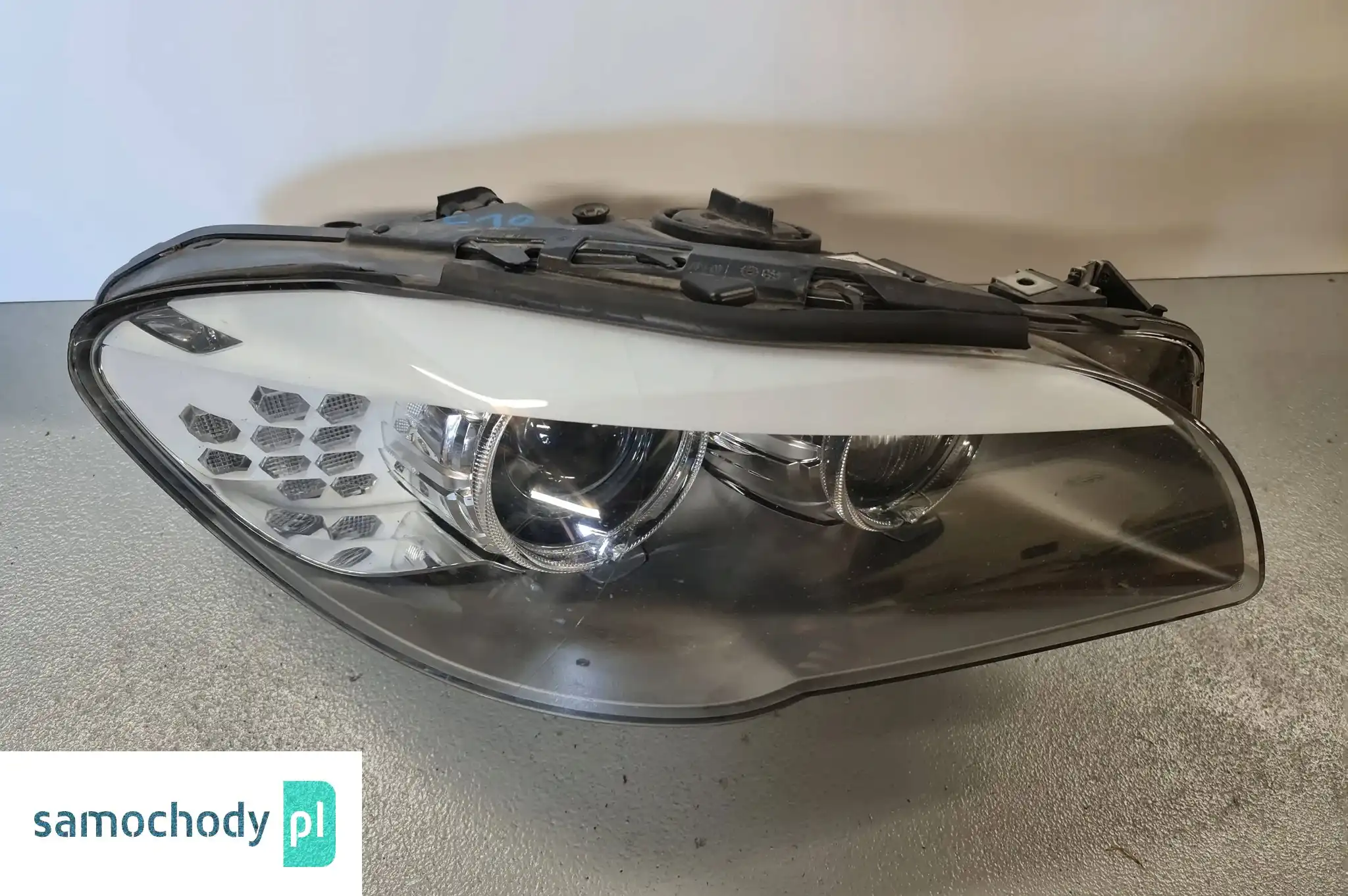 BMW F10 F11 LAMPA PRAWY PRZÓD BI XENON SKRĘTNY 7203252