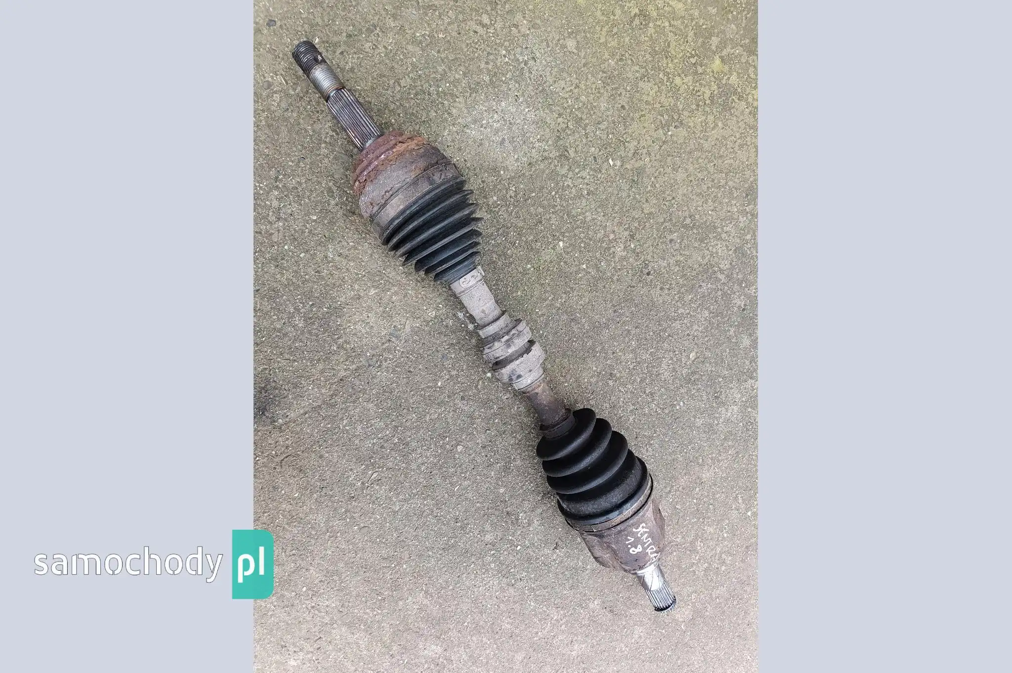 Półoś lewa krótka Nissan Sentra B15 1.8 B 2005