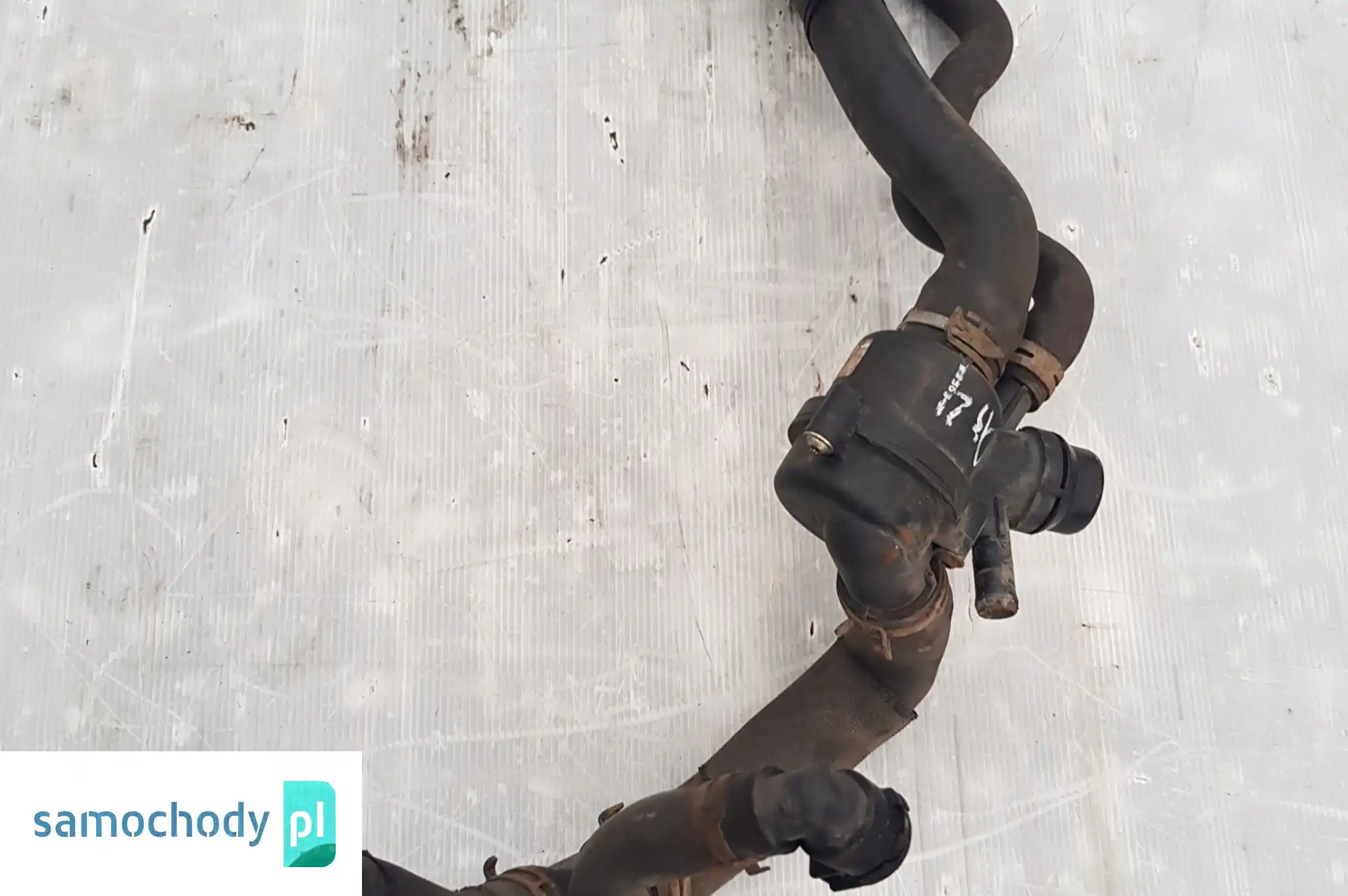 LAND ROVER DISCOVERY IV 3.0d OBUDOWA TERMOSTATU WĘŻĘ PRZEWODY AH22-8575-AF