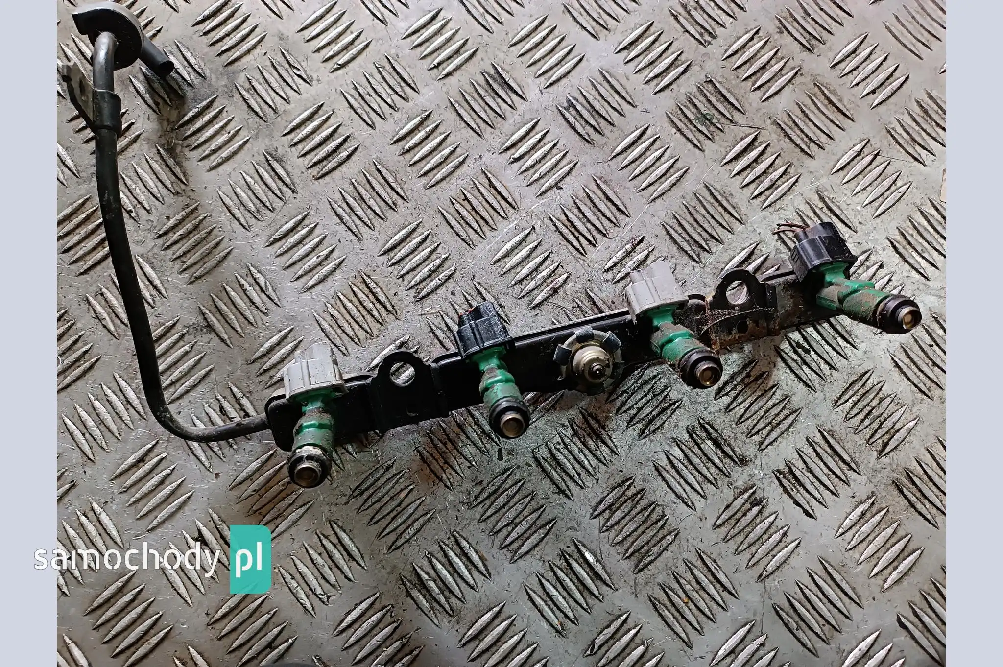 23250-21020 Listwa wtryskowa wtryskiwacz Toyota Yaris