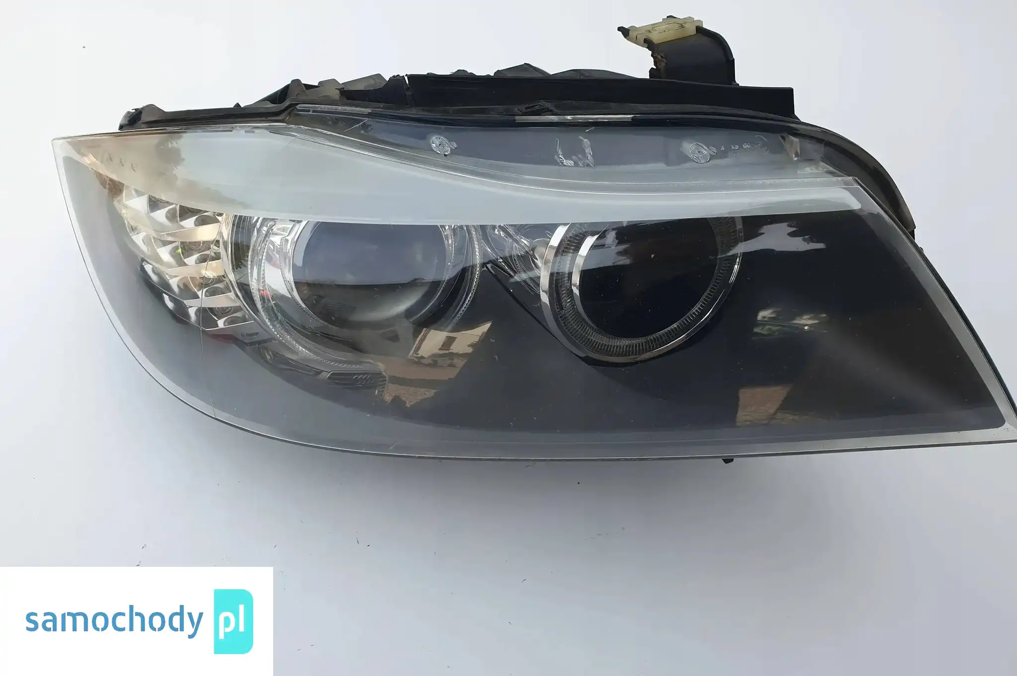 BMW E90 E91 LAMPA PRAWY PRZÓD 7240248