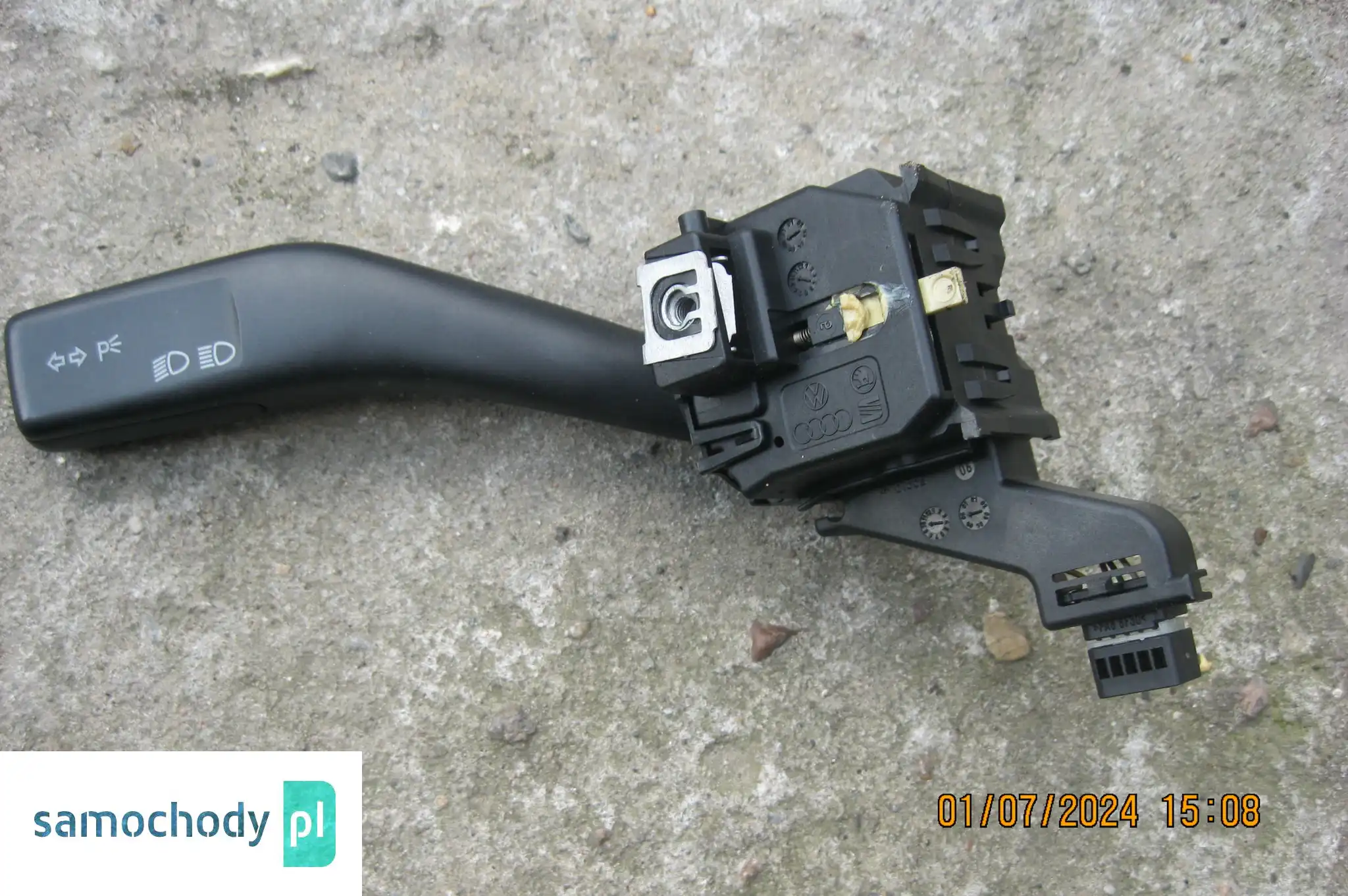 Przełącznik kierunkowskazów Volkswagen OE 1K0953513