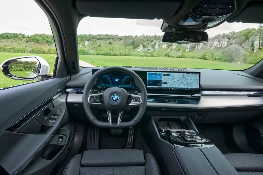 BMW Serii 5 Touring (G61)