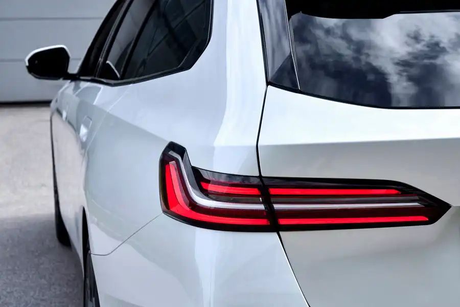 BMW Serii 5 Touring (G61)