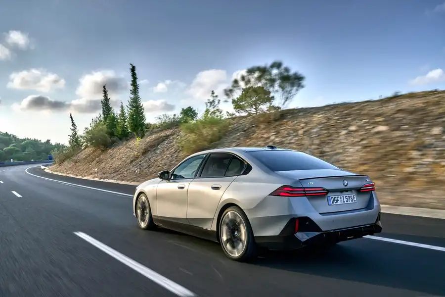 BMW i5
