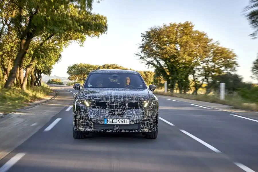 BMW iX3 2025