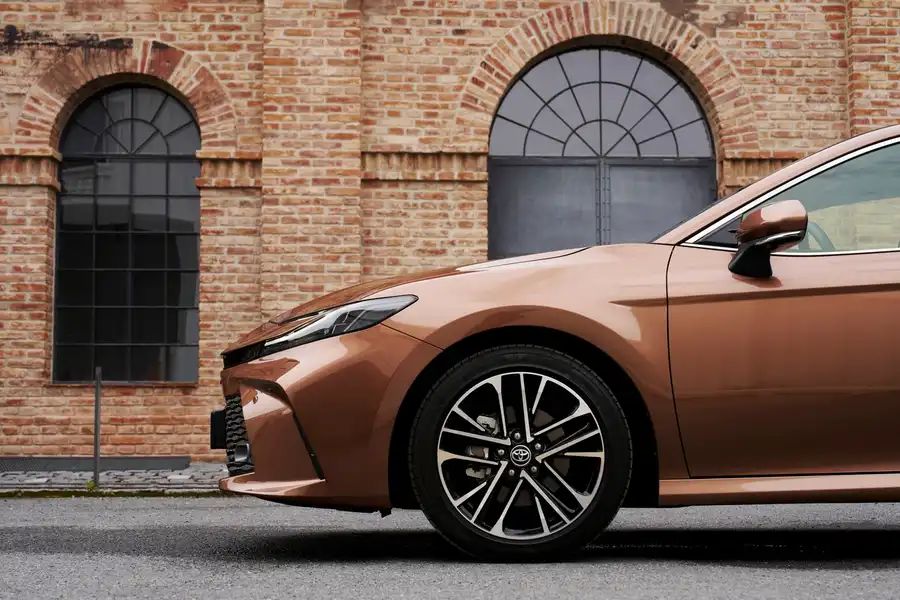 Toyota Camry 2025