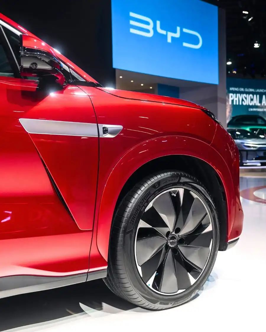 BYD Atto 8