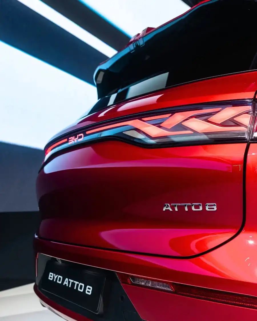 BYD Atto 8