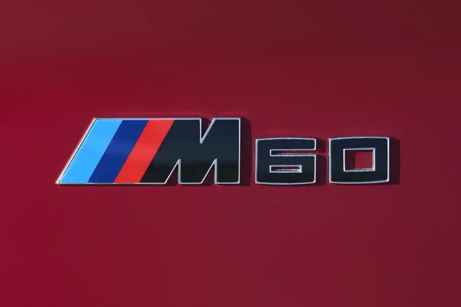 BMW iX4